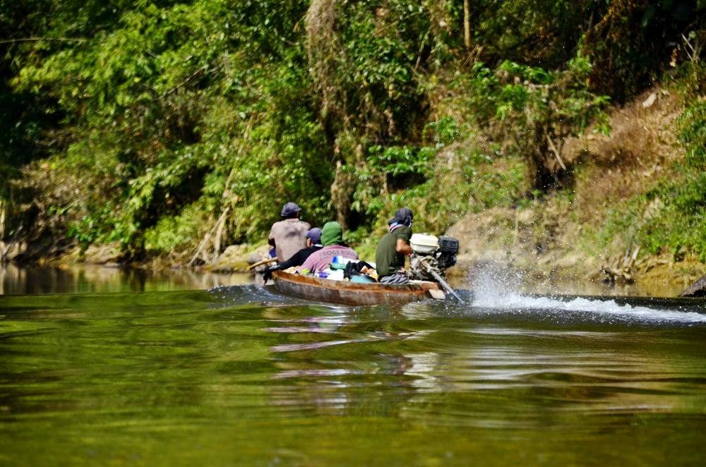 ไปโน้นแล้วเรือบรรทุก หมูเนตร ลงเรือที่เรือแทบจม เอิ้กๆๆ :laughing: :laughing: :laughing: