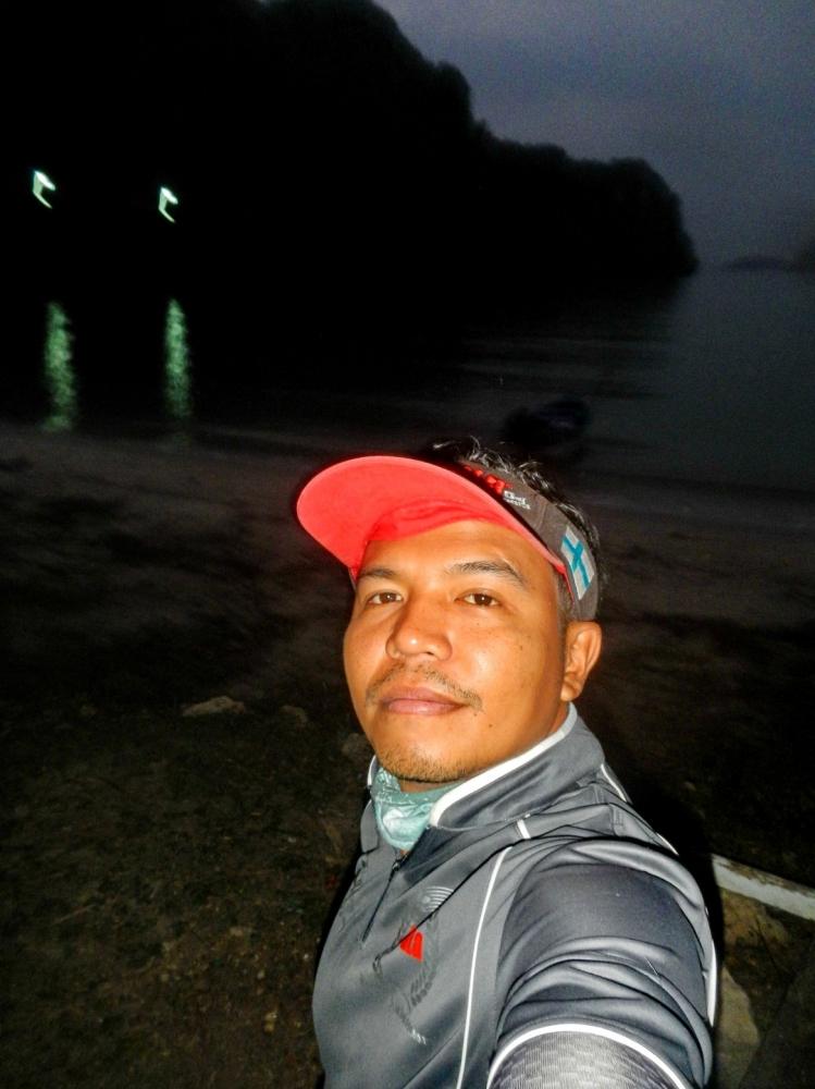  [b]ทริปเช้า..เราจะออกเดินทางสู่เกาะแรดครับ...แต่การเดินทางต้องอาศัยเรือ ไปส่ง ครับ[/b] :grin: :grin