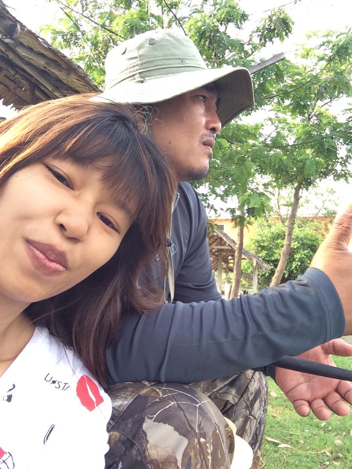 น้องกิ๊กไม่กินก็เที่ยวแกล้งคนโน้นคนนี้ครับ :wall: :flag: :laughing: