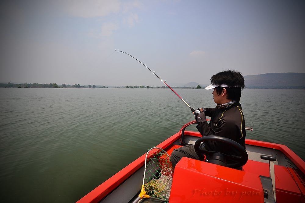 และแล้ว เจ้าของเรือใหม่ก็โดนปลาตัวแรกครับ