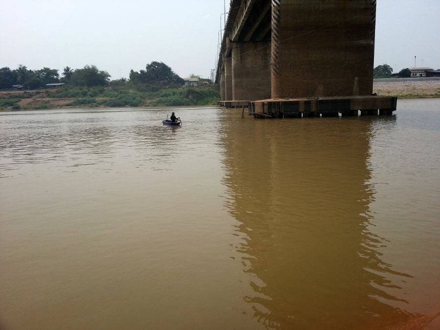 


 [center] [b]..เรือมาแล้วครับ..[/b][/center]

 [center] [b]เรือที่ผมใช้กันเป็นของคนหาปลาแถวน