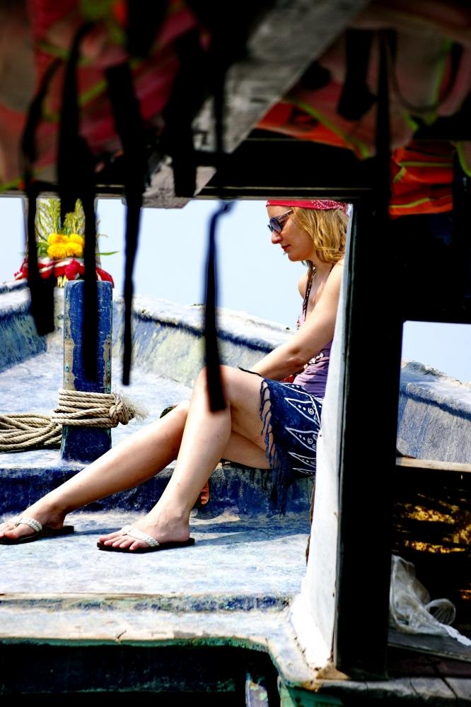  [b]มัวมอง...แต่ ข้างทาง ในเรือก็น่าสนใจ เหมือนกันครับ[/b] :grin: :grin: :grin: :grin: :grin: :grin:
