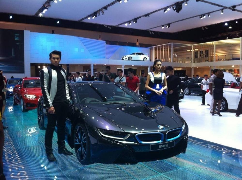 ไฮไลท์ของงานเลยก้ว่าได้ครับงานนี้  BMW i8  หล่อมั่กๆ :cool:

เดี๋ยวจาเก็บภาพวันงานมาฝากอีกนะคร้าบ 