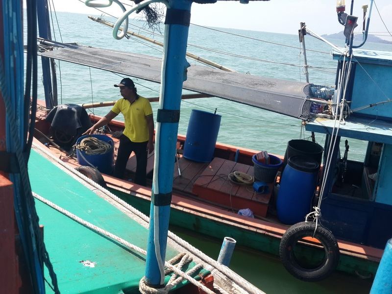 รอบนี้เราสั่งหมึกไว้ครับ  เรือหมึกรออยู่เเล้ว  

ไม่ต้องเสียเวลาในการไดร์หมึก  เอาเวลานั้นวิ่งเข้า