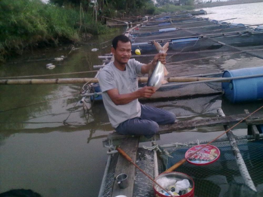 ผิดคิว สวายมากินเบ็ดกุ้ง
แก่ยังเอาขึ้นมาได้ :laughing: :laughing: :laughing:
พี่เสริฐ  คนที่สอบการ