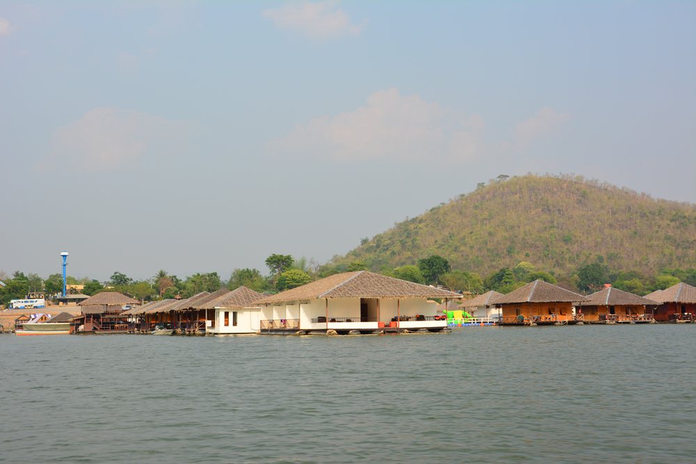 วิว Lake Heaven มองจากกลางน้ำในเรือ    :love: :love: :love: