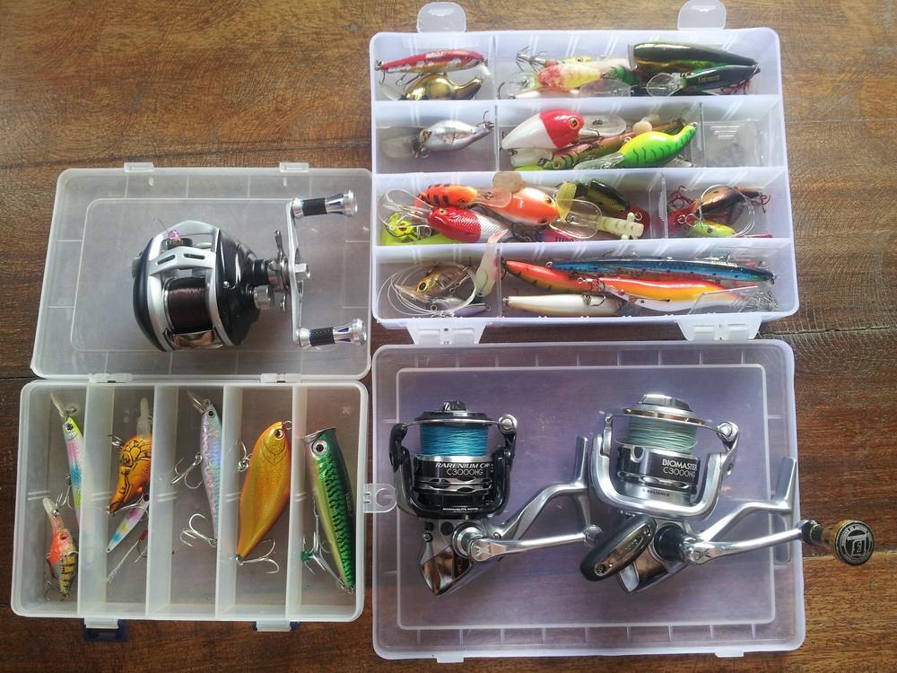 เครื่องมือหาปลาเก๋าครับ ของผมและโจ๊ย jooooe ครับ ที่ใช้ก็มี Shimano และ Daiwa Alpha ทำสีใหม่เพราะสีเ