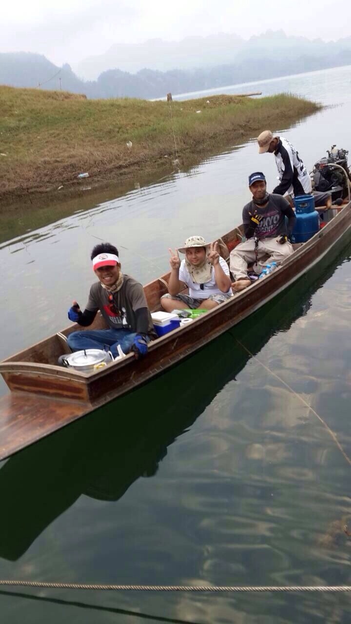 ก่อนออกเรือขอสัก2-3รูป  :laughing: