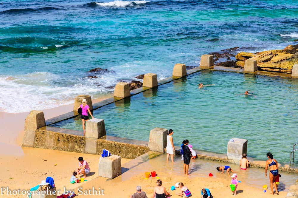 พามาเที่ยวอีกที่ครับ Coogee Beach อยู่ไม่ไกลจากเมืองมากนัก เป็นหาดไม่ใหญ่มาก ในรูปเป็น Rock pool น้ำ