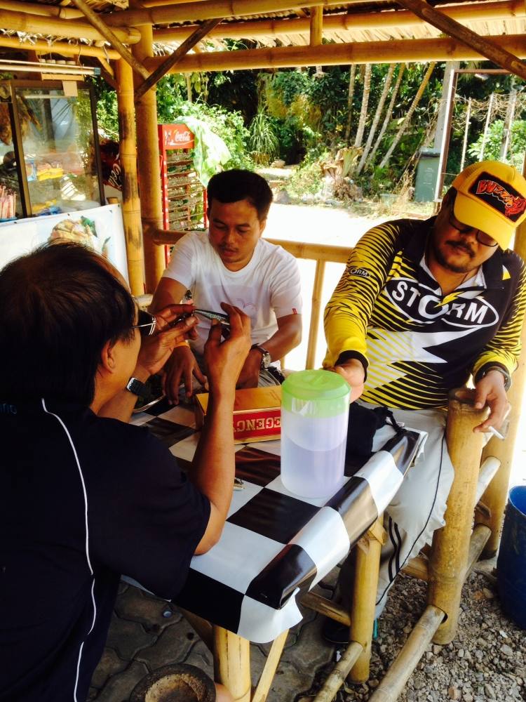 รูปในมือถือตอนกินเตี๋ยว :cheer: :umh: