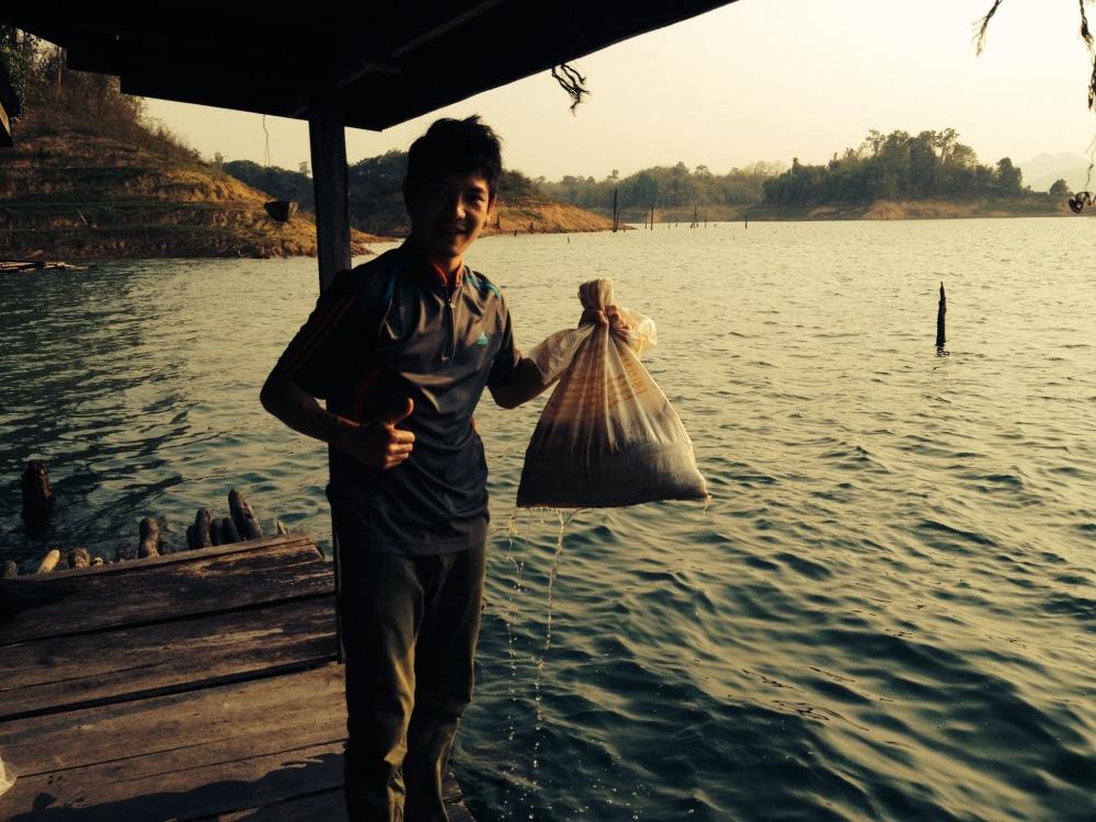 นายแบบอย่างหล่อ. คัดเสร็จแล้ว ถ่ายสักรูปสิน้าปอย