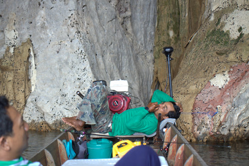 นอนในถ้ำ พักเอาแรงไว้ลุยต่อรอบบ่าย