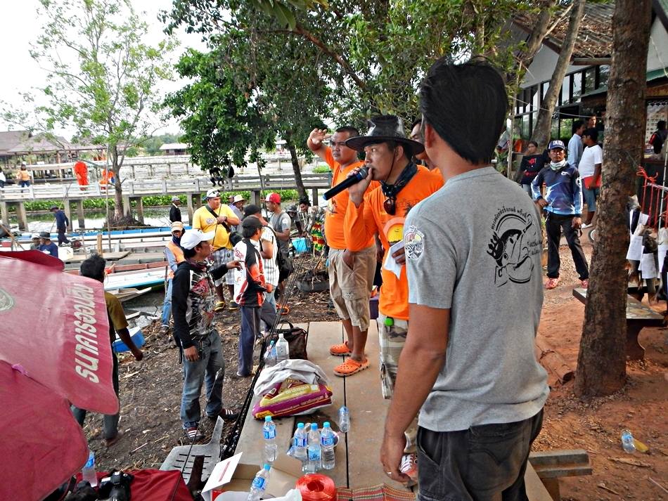 
 [center]พอกลับเข้ามาชั่ง ครับปลาช่อนผมหลุดโลกไปเลย 
ไม่ใกล้เคียงเอาซะเลย เพราะขนาดของอันดับ 3 ไป