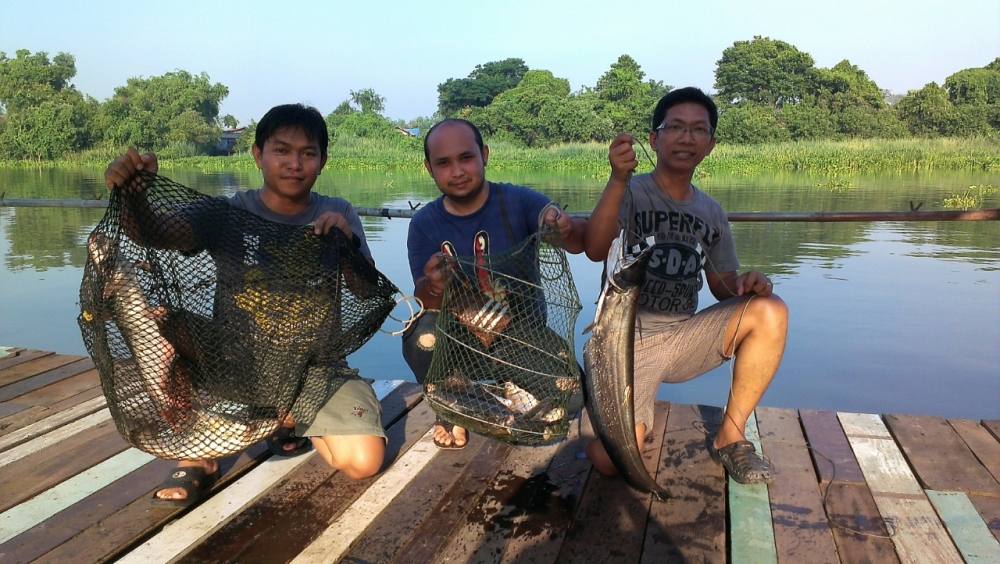 สุดท้ายขอจบด้วยรูปนี้ครับ (มีรูปเราซะที :grin: ) ต้องขอขอบคุณทางแพที่ดูแลอย่างดี และขอขอบคุณชาวบ้านแ