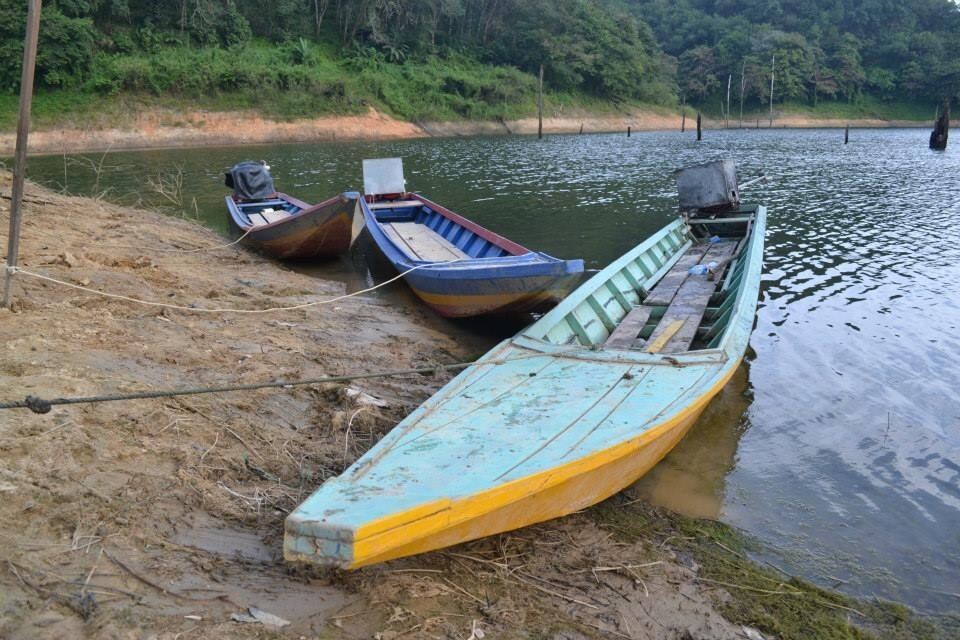 เริ่มจากนี่เลยพาหนะในการเข้าหมาย ภาพนี้ถ่ายที่ท่าเรือบ้าน9 เป็นเรือของชาวบ้านในพื้นที่