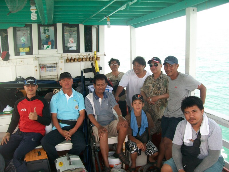 ถ่ายรูปหมู่ครับ :grin: