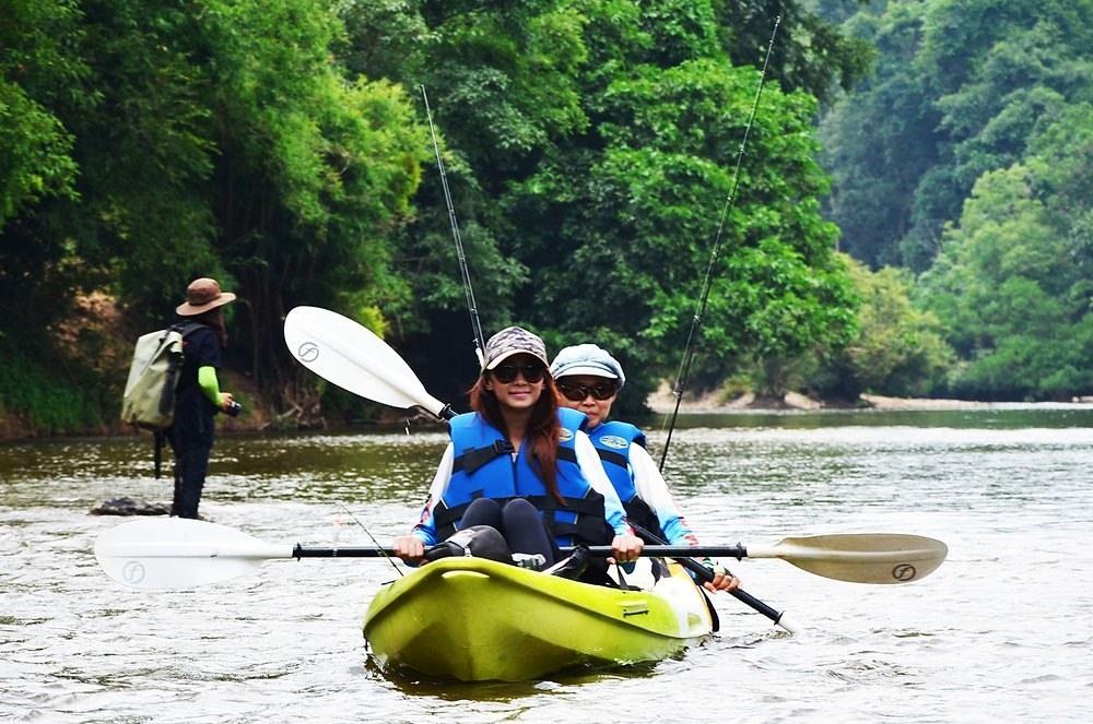 ล่องเรือแม่น้ำเซบั้งไฟตามหากระสูบในลาว