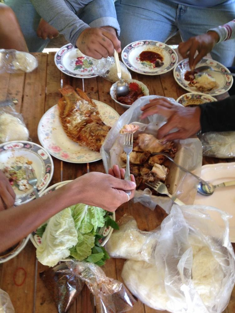  ปลาทับทิมทอด ไก่ย่างวิเชียร น้ำจิ้มแจ้ว สุดยอดขอบอก