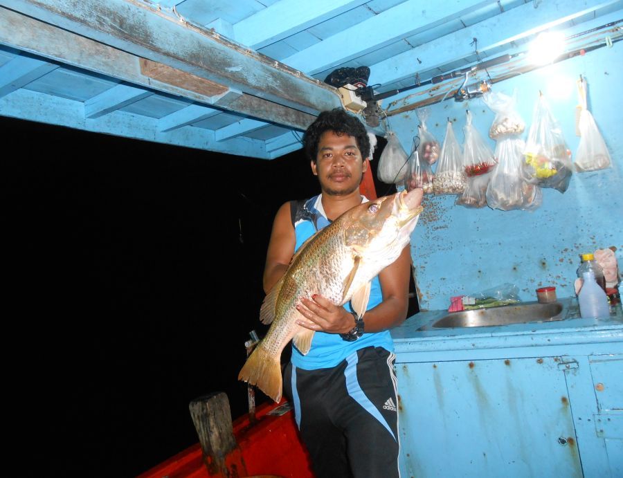 ลูกแก้ว กับอากาศที่ไม่เป็นใจ ไต๋หลี นำเจริญ by หนุ่ย หาดใหญ่