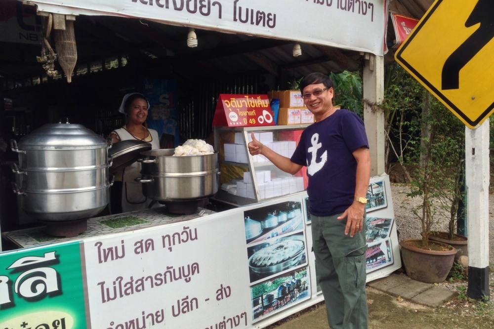 ร้อนๆจากซึง  ขอเค้าอร่อยจิงๆ ใครผ่านมาต้องลองนะครับ ลูกละ6บาท laughing: :laughing: :laughing: :spine