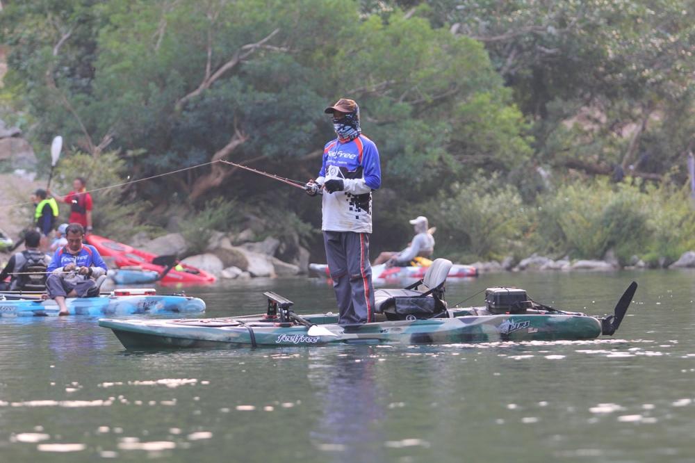 เราล่องเรือมาถึงที่หมายจุดสุดท้ายก็เกือบๆค่ำพอดี  วันนี้ถึงในทีมจะได้ปลาไม่กี่ตัวผมเองก็ไม่รู้สึกผิด