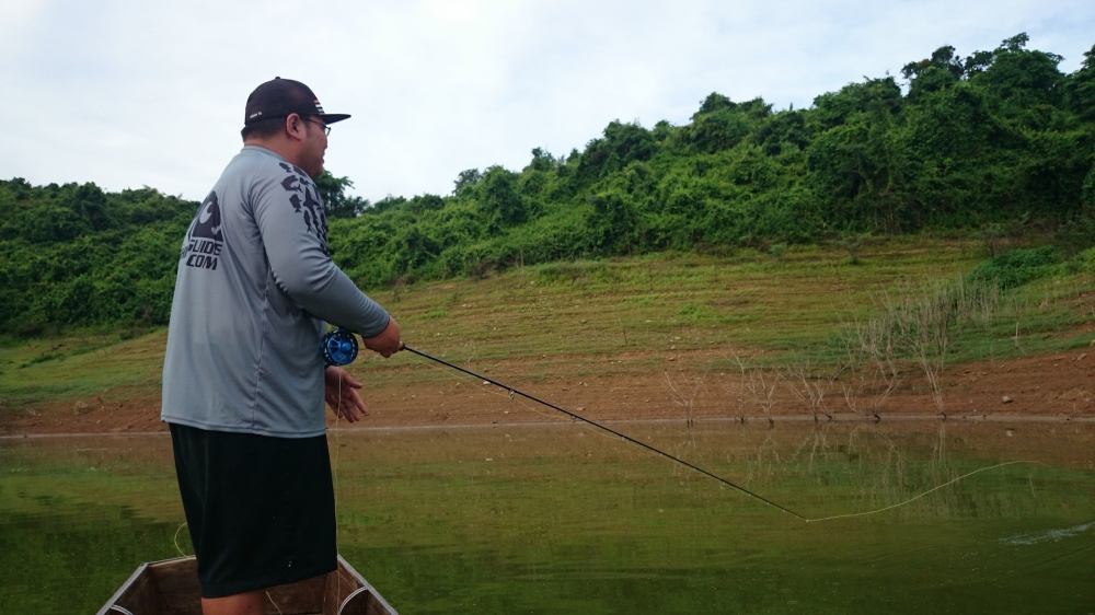 คุณแท้ป ต้องมาสำหรวจหมายให้ลูกค้า 
จึงจำเป็นต้องมา ฝนจะตก ฟ้าจะผ่า ก็ต้องมา นี่คือคุณสมบัติมืออาชีพ