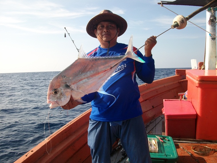 ส่วนหัวเรือก็มีน้องโฉมโดยจารแจ้งครับ