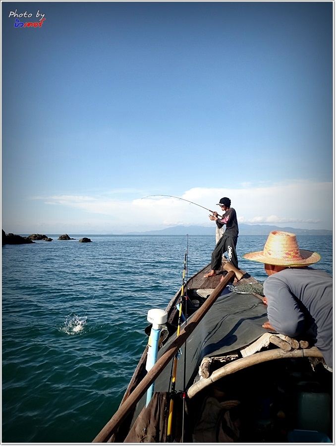 
 [b]ด้านหัวเรือ โอ่ ยังประคอง-ปลา อย่างมุ่งมั่น

"ตัวแรก ต้องเอาให้อยู่" โอ๋ยืนยันอย่างนั้น เพ