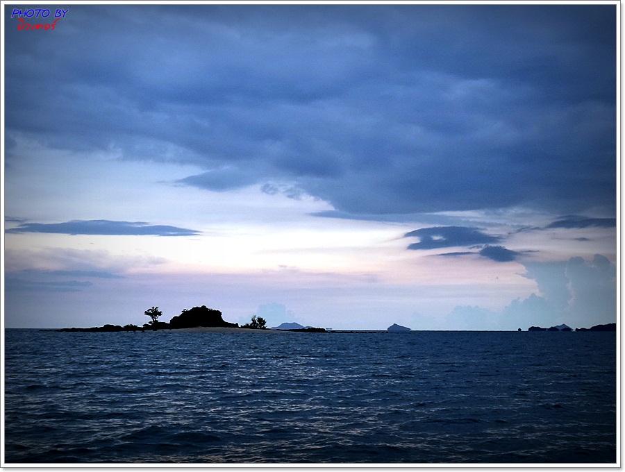 
 [b]" ฟ้า-หลังฝน "[/b]