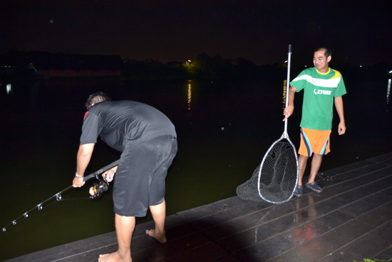 ไหลลื่นดี จริงๆๆพื้นเนี้ย  :laughing: :laughing: :laughing: :laughing: :laughing: