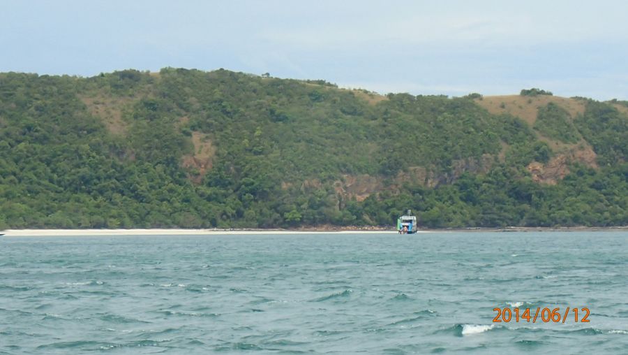 ทัวร์รัสเซียครับ ชายหาดของเกาะครามใหญ่เยอะมาก แต่ส่วนมากทหารเขาไม่อนุญาตให้ขึ้นเกาะนะครับ