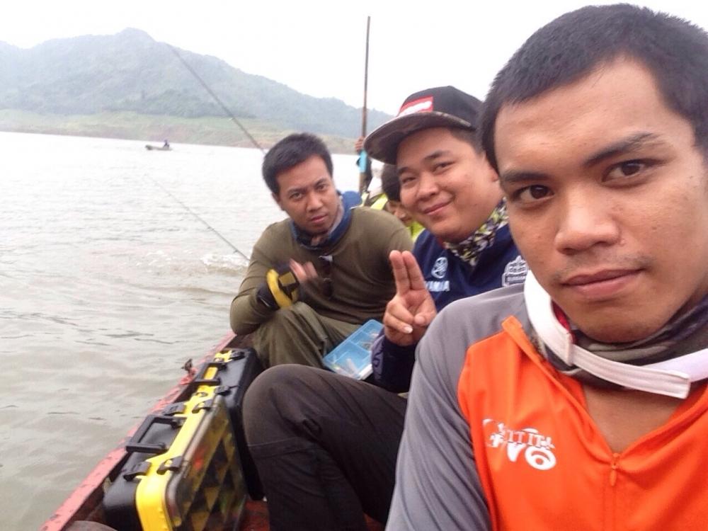 ช่วงบ่ายก้อย้ายๆๆๆไต๋บอกปลามันจะย้อนกลับไปขึ้นต้นน้ำ