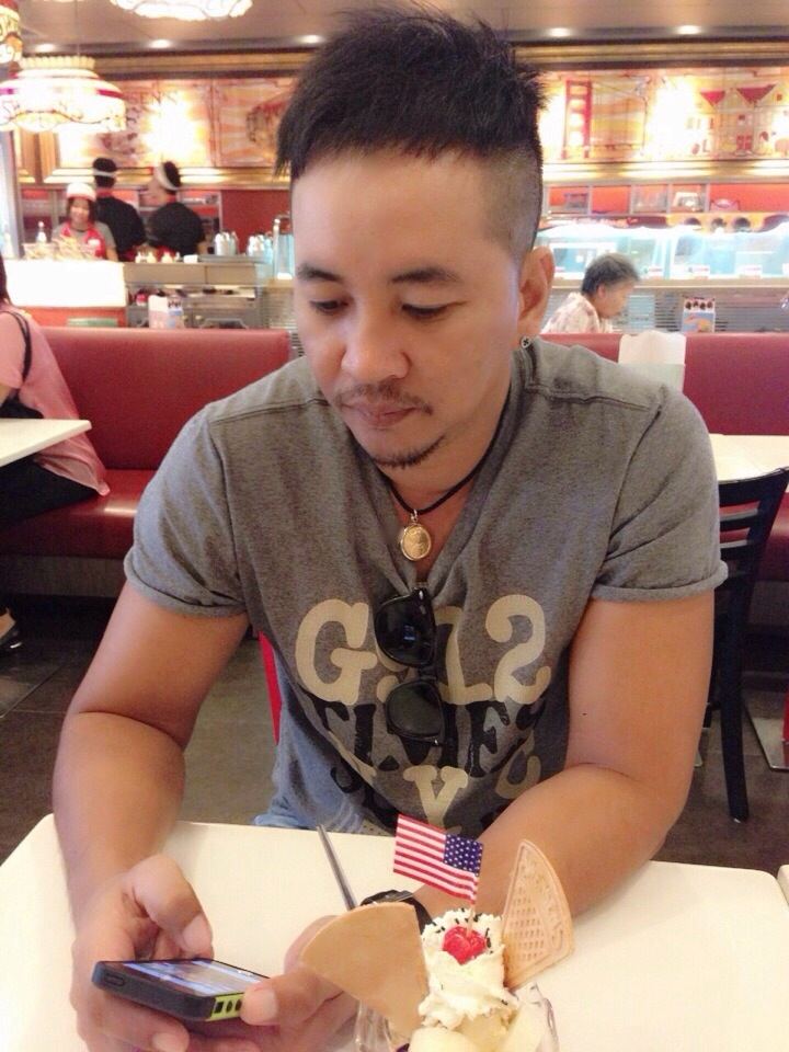 ต้องพาไปกินติม และซื้อของ ตามใจเขาหน่อย เพราะวันรุ่งขึ้นต้องเป็นวันของเรา :laughing: :laughing: