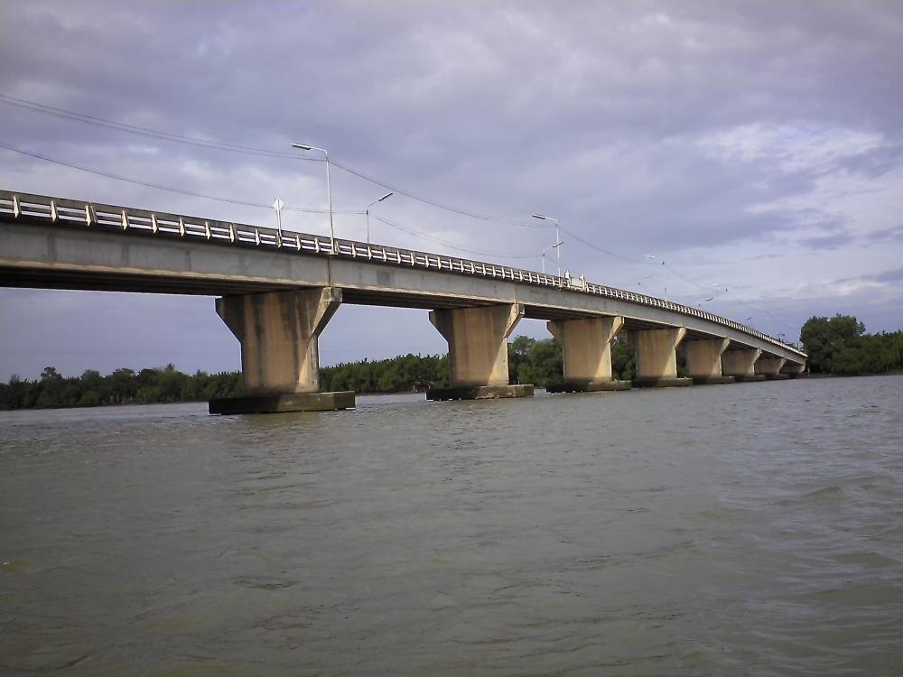 สะพานข้ามแม่น้ำบางประกง