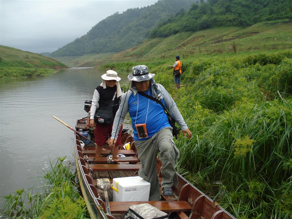 เป็นช่วงเวลาที่ผมรอคอยมาแล้วครับ  จากรถลงเรือจากเรือเข้าป่า   มาขุนด่านพลาดการเดินต้นน้ำก็เหมือนมาไม