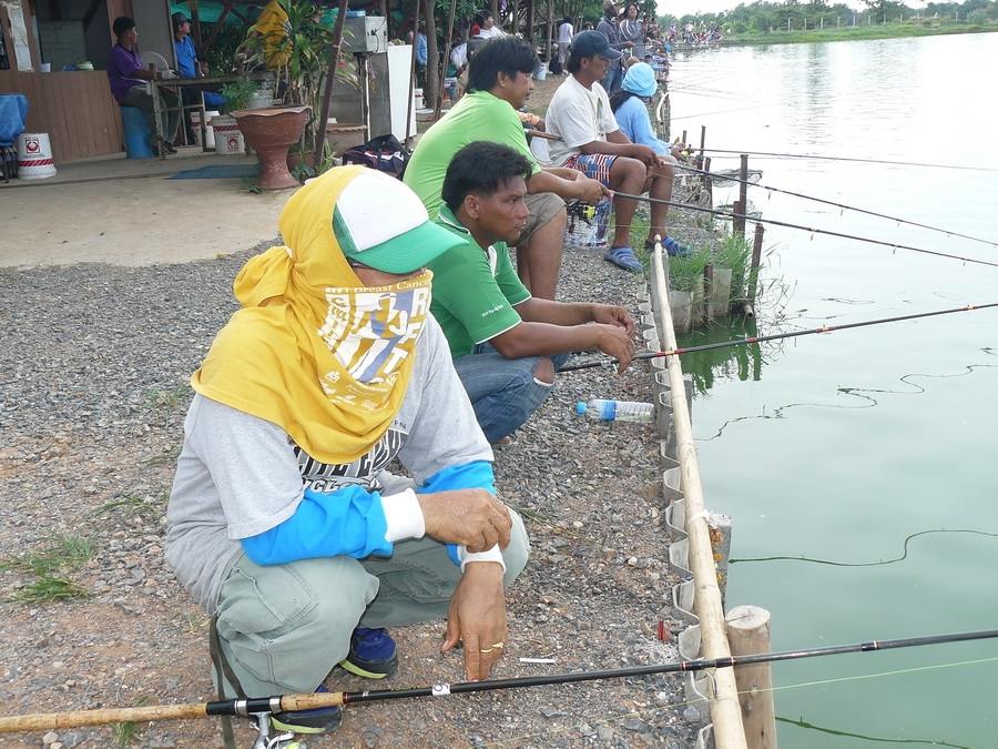 อ.วสันต์ สุพรรณบุรี ติดไว้ช่องแล้วนั่งเฝ้าปลาใหญ่ดูบ้าง

 :cool: :cool: :cool: :cheer: :cheer: :ch