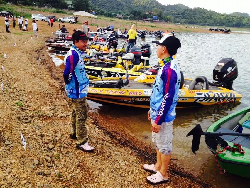 [b]น้าแป๊ะ กะ เฮียไฮ้ ปรึกษากัน 

กระสูบตกตรงไหน??? [/b]

[b]แล้วสองคนก้อคุยกัน ปรึกษากัน และก้อ