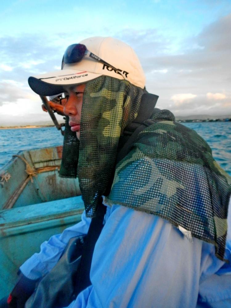  [b]ส่วนน้าแชมป์..วันนี้พกมา 2 คัน ชุด  Light Rock Fishing 8ฟุต  1 ชุด  กับ Hard  Rock Fishing 1 ชุด