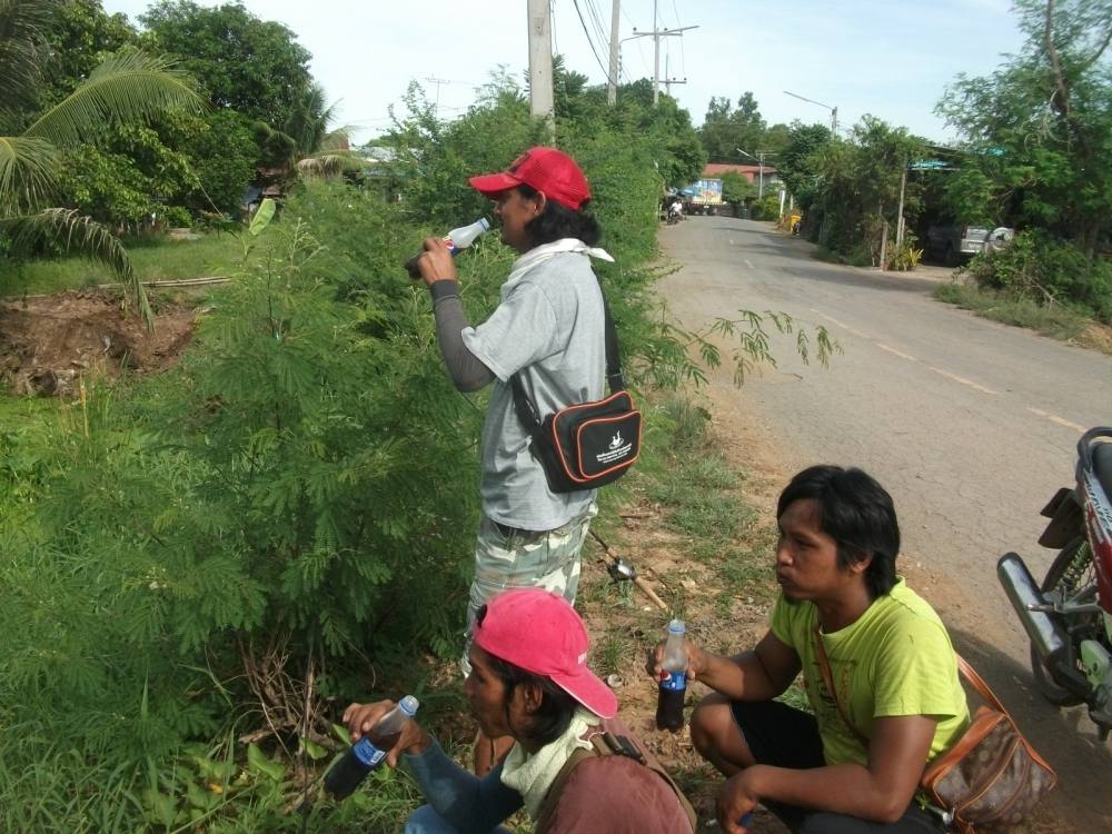 หยุดพักเป็นนายแบบโฆษณาน้ำอัดลมเเป๊บนึง  ไม่งั้นมีลมจับแน่ๆ