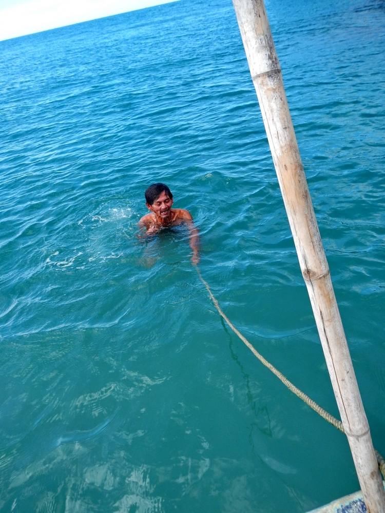  [b]ว๊ากกกก.....ลุงนี่เอง....ว่ายน้ำแข็งซ่ะด้วย[/b] :cool: :cool: :cool: :cool: :cool: