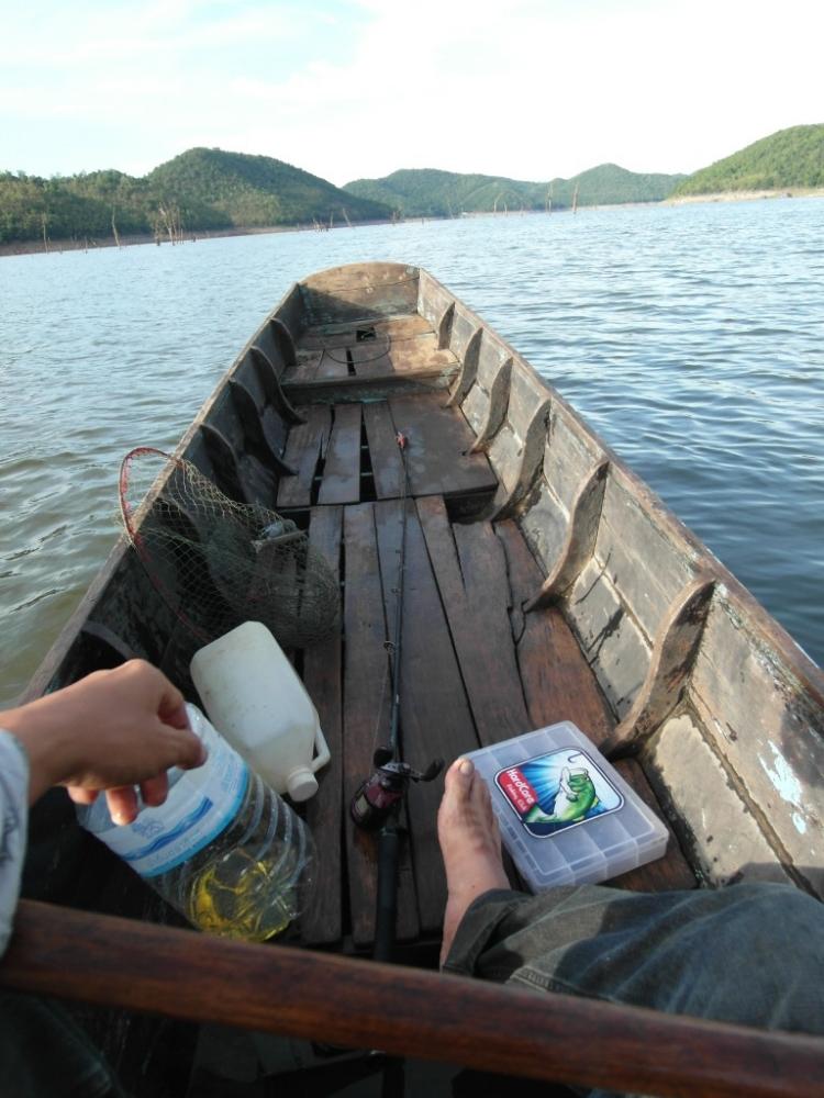 


[center] [b]    สนใจคนขับเรือติดต่อได้นะครับ ฮ่าๆ พาไปทุกที่ ที่มีหมาย มั่วๆ   [/b][/center]
