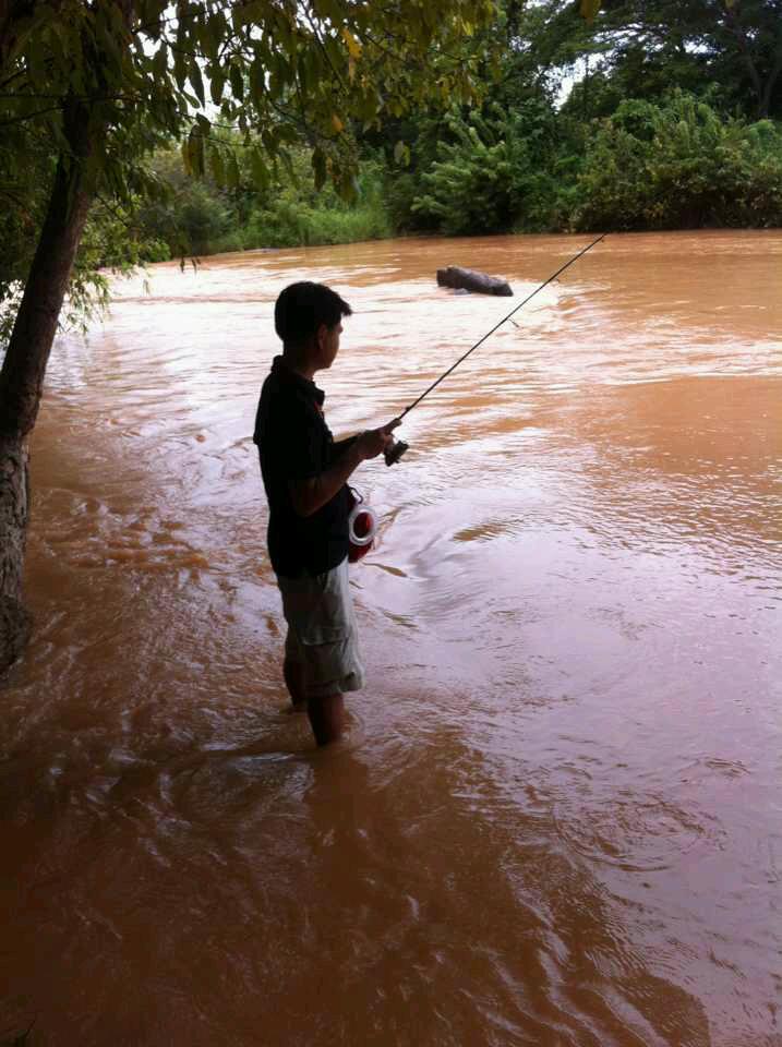 ลองส่งเหยื่อไปทักก่อน เคาะๆ เจิร์คๆ เงียบฉี่