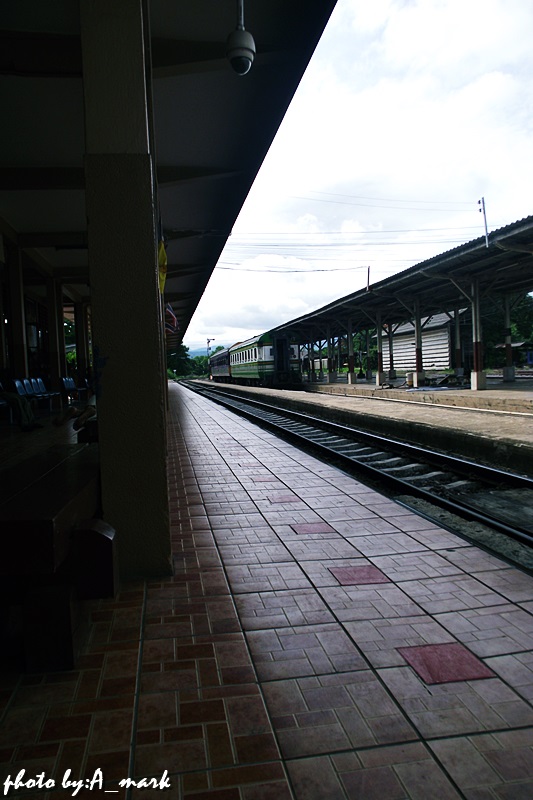 ก่อนเดินทางเลยจัดถ่ายสถานที่นิดหน่อยที่สถานีเด่นชัยแพร่จากเหนือเลยครับน้าๆๆ อิอิ
 :smile: :smile: :