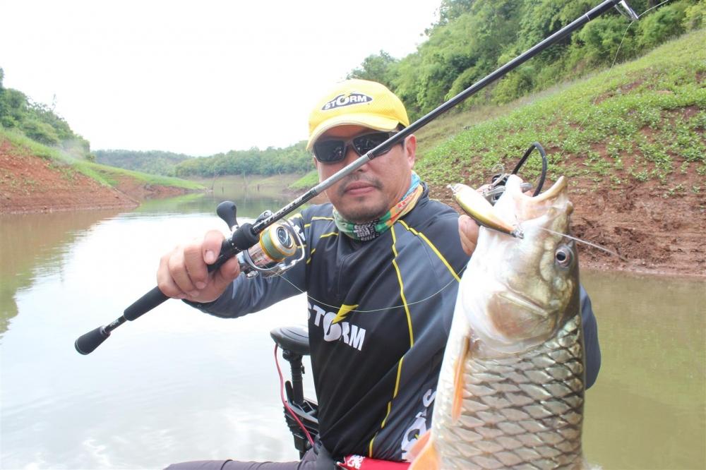 คันStorm Trickter ประกบ รอกDaiwa Freams 2500 สายSufix Versa Game PE2  :grin: :grin: :grin: :grin: