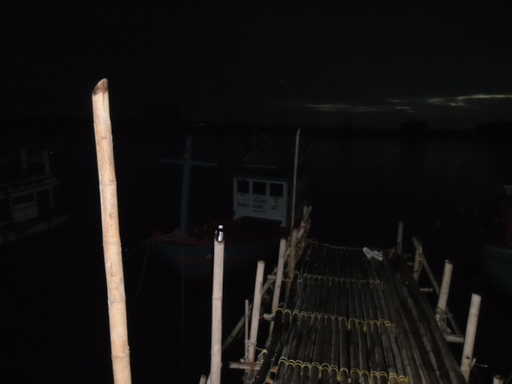 ยังไม่เจอไต๋ เจอแต่เรือ ถ้าไต๋ไม่มาเราจะให้ไต๋ถะของเรา ขับเรือไปเองเลยดีไหม
  :grin: :grin: :grin: 