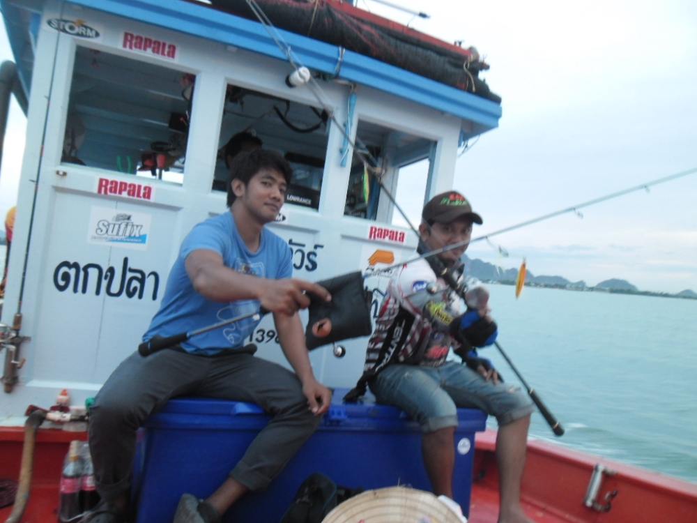 น้านเกิดการท้าทายกันขึ้นแล้วครับ ไหวหราเอกสู้แรงน้องไหวหรา
น้องเขาหนุ่มกว่าหล่อกว่าล้วย
 :cheer: :
