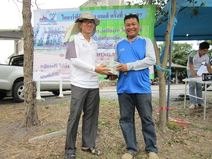 ผู้สนับสนุนหลักของชมรมครับ พี่ปราจิณ แห่งร้านปราจิณฟิชชิ่ง ซอยธารทิพย์(ซอยโรงน้ำแข็ง) ได้มอบรางวัลนา