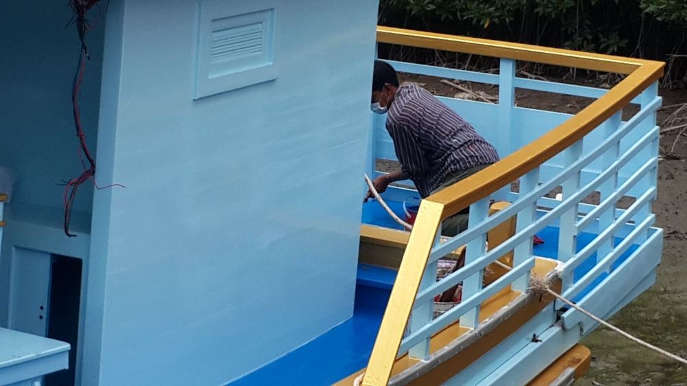เหลือด้านท้ายเรืออีกนิดเดียวคับ :smile: