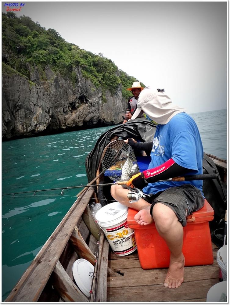 
 [b]ท้ายเรือ ส่งปลาเข้า-หอพัก !! 

บาดตา-บาดใจ .. 2 มือหวดหัวเรือ เหลือทน [/b] :laughing: :laugh