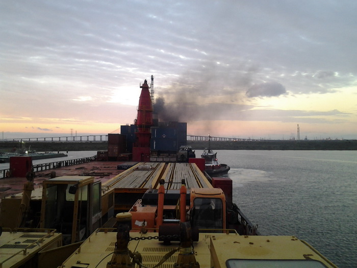 ก่อนที่เรือเรือจะเข้าเทียบท่าที่นี่ทุกครั้ง จะมี US COASTGUARD มาตรวจเรือ ยิ่งท่ามีผู้หญิงสวยๆมาด้วย